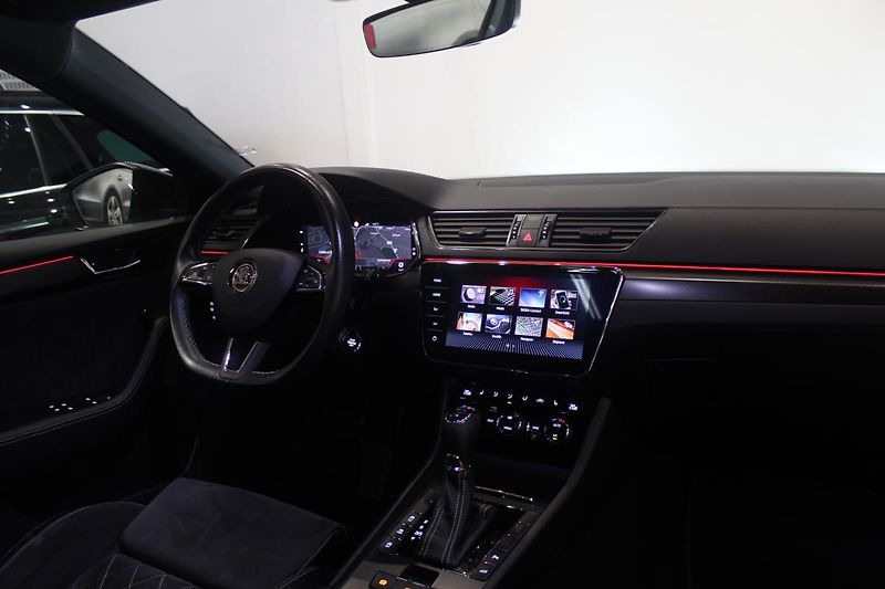 Škoda Superb (2020) 2.0TDI DSG SportLine Display - fotka 27 z 35