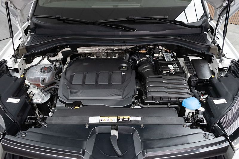 Škoda Kodiaq 2.0 TDI SPORTLINE*TAŽNÉ*ČR 1.M - fotka 40 z 49