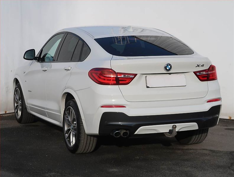 BMW X4 (2018) M Sport xDrive30d, 4X4 - fotka 4 z 20