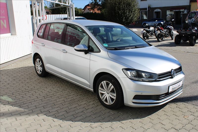 Volkswagen Touran 1,2 TSI 7 míst, navi, serv.kni - fotka 2 z 4