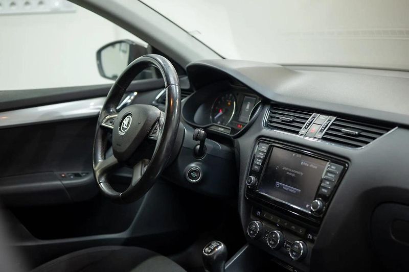 Škoda Octavia 2.0 TDI 110 kW 4x4 - fotka 8 z 34
