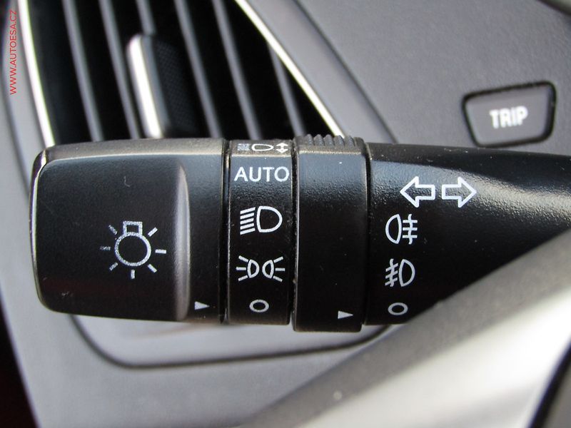 Hyundai ix35 (2010) 2.0CVVT, ČR, AC, TZ - fotka 13 z 16