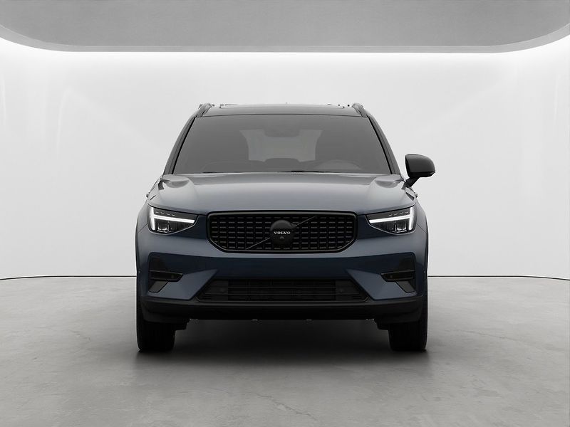 Volvo XC40 (2026) Black Edition,360°kam, ACC, BL - fotka 2 z 13