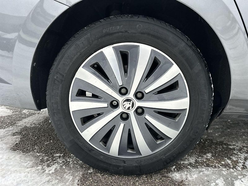 Škoda Superb (2023) Combi 2.0 TDI DSG Style + - fotka 27 z 28
