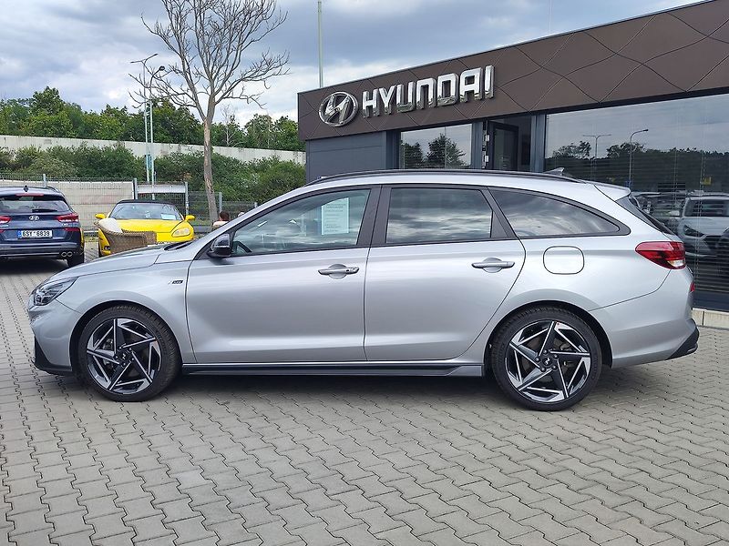 Hyundai i30 1.5  T-GDI/103kW N-Line DCT - fotka 8 z 35