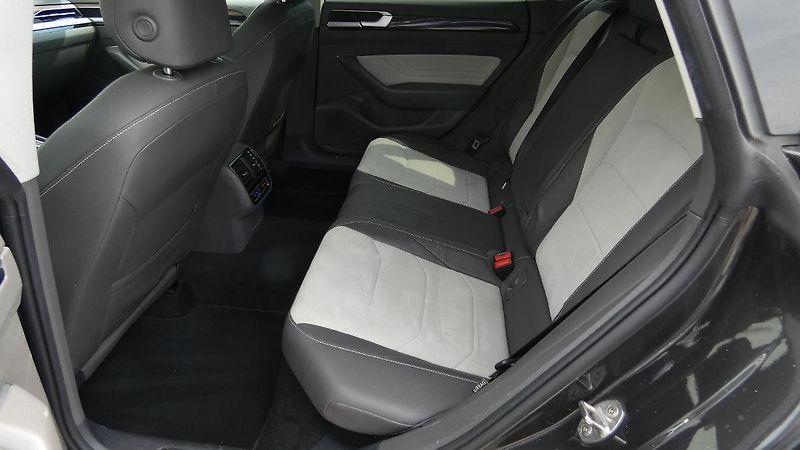 Volkswagen Arteon Shooting Brake 2.0 TDI DSG Ele - fotka 19 z 25