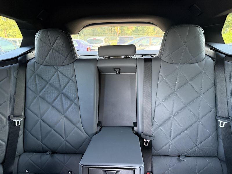 BMW iX xDrive40 SPORT H&K SkyLounge - fotka 25 z 33