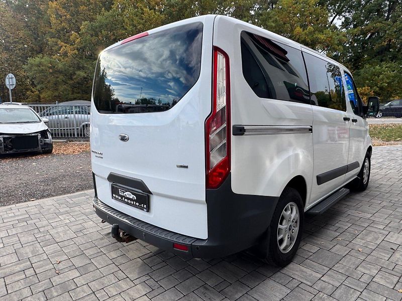 Ford Tourneo Custom (2013) 2.2 TDCi Trend, 8míst - fotka 5 z 30