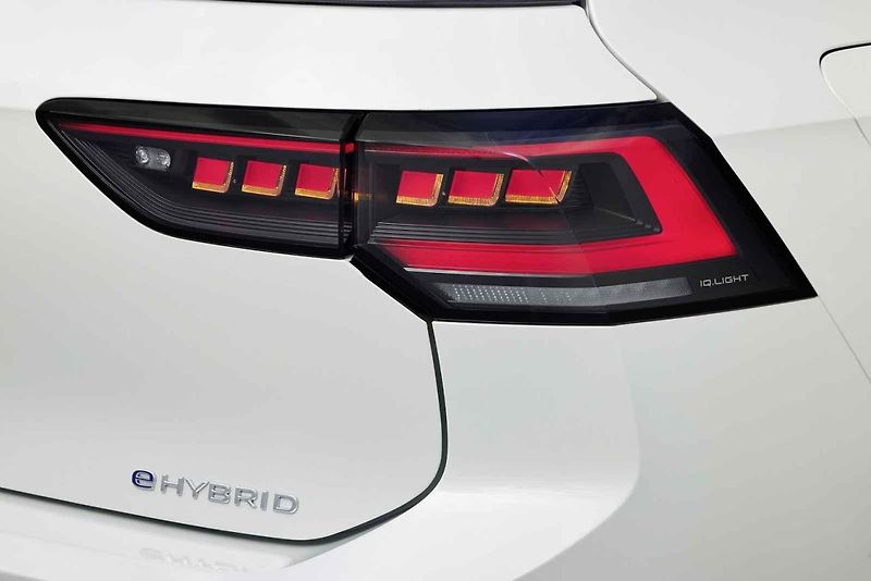 Golf je stále k mání ve verzích kombi, hatchback i GTI