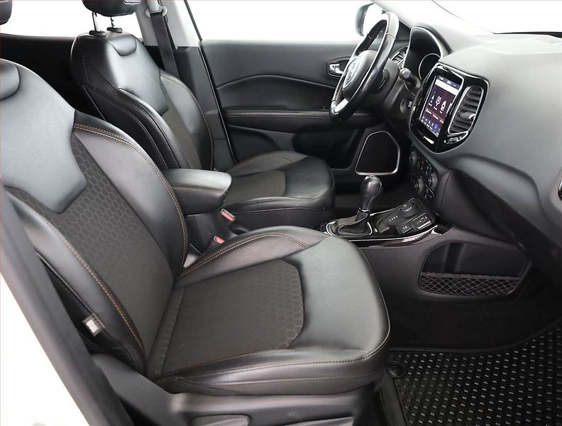 Jeep Compass (2020) 2.0 MultiJet, 4X4, Automat - fotka 7 z 17