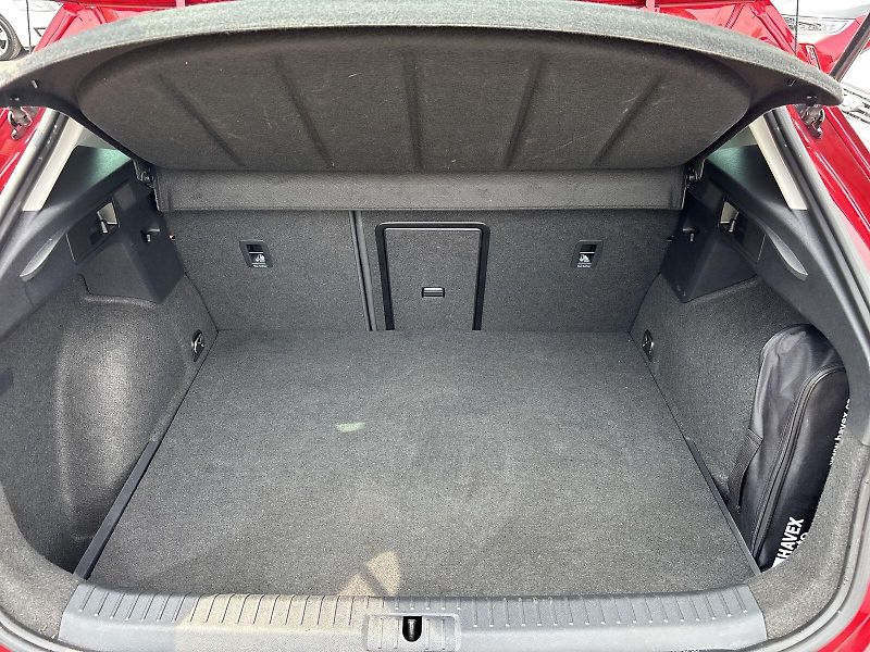 Cupra Formentor (2023) 1.4 TSI e-HYBRID DSG - fotka 29 z 30