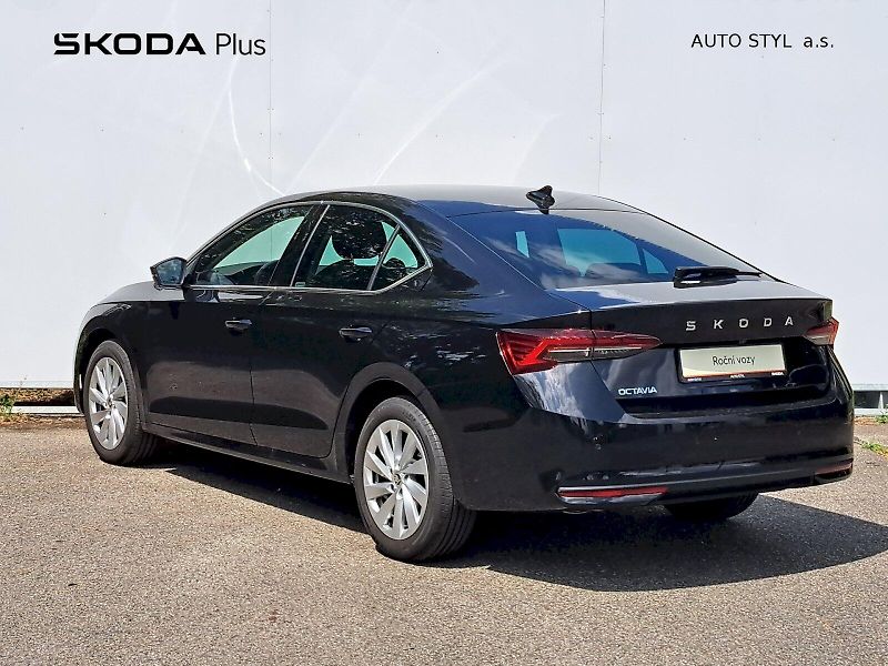 Škoda Octavia (2024) Top Selection 1,5 TSI 110 kW - fotka 8 z 23