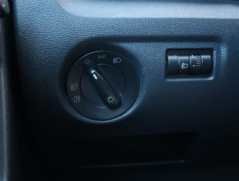 Škoda Fabia (2013) 1.2 TSI, po STK, udržované - fotka 18 z 18