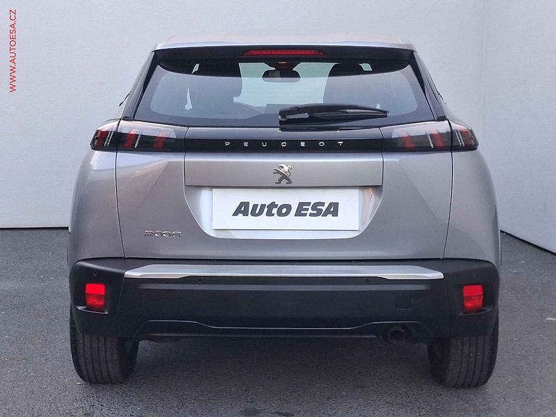 Peugeot 2008 (2023) 1.2 PT, 1.maj,ČR, Active - fotka 5 z 16