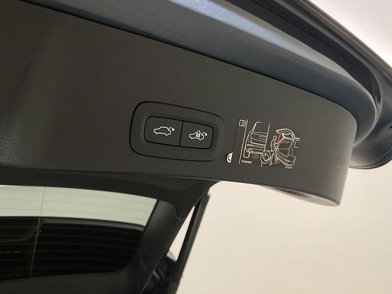 Volvo XC40 B4 AWD INSCRIPTION AUT CZ - fotka 30 z 42