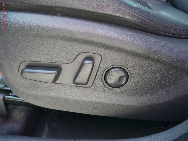 Hyundai Tucson (2018) 1.6 T-GDi 4x4, 1.maj,ČR, AT - fotka 10 z 20