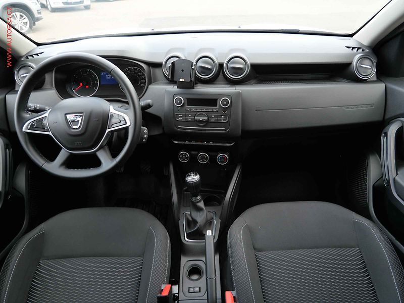Dacia Duster (2020) 1.5 dCi, ČR, AC, park.asist - fotka 8 z 19