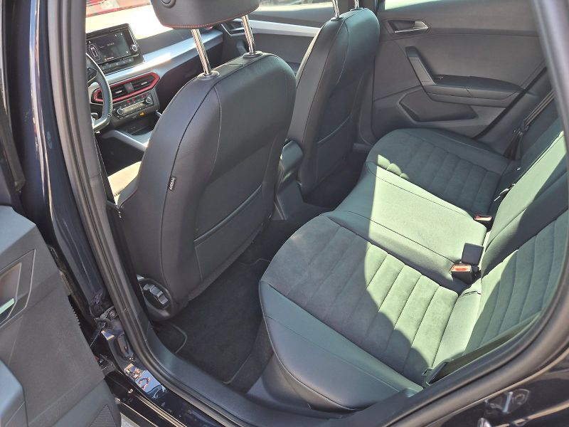 Seat Arona (2022) FR 1.0 TSI 81 kW 6°manuální - fotka 14 z 33