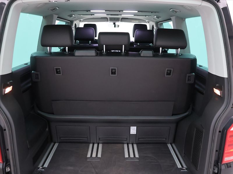 Volkswagen Multivan 2,0 TDI 146kW Highline DSG CZ - fotka 10 z 36