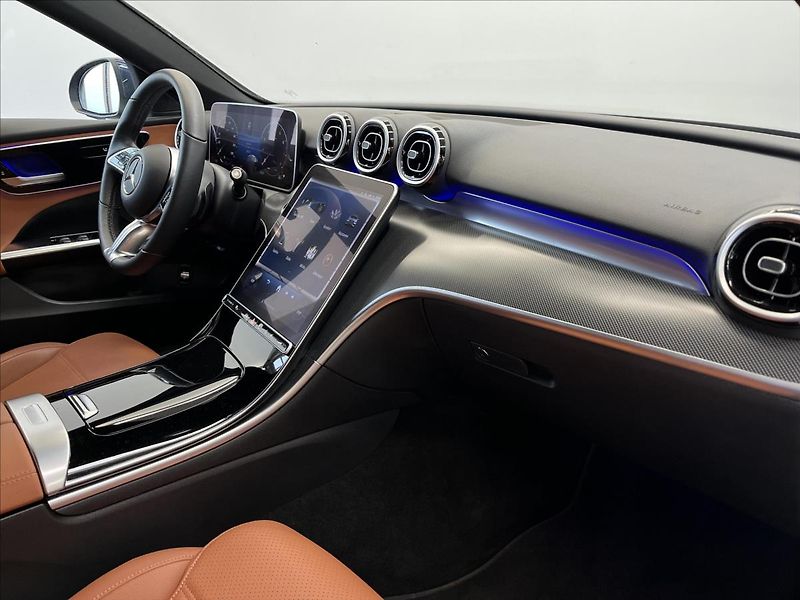 Mercedes-Benz Třídy C 300 4MATIC kombi - fotka 14 z 22