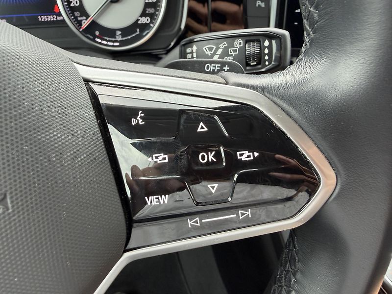 Volkswagen Touareg 3.0 TDI VZDUCH TAŽNÉ ČR DPH! - fotka 18 z 38