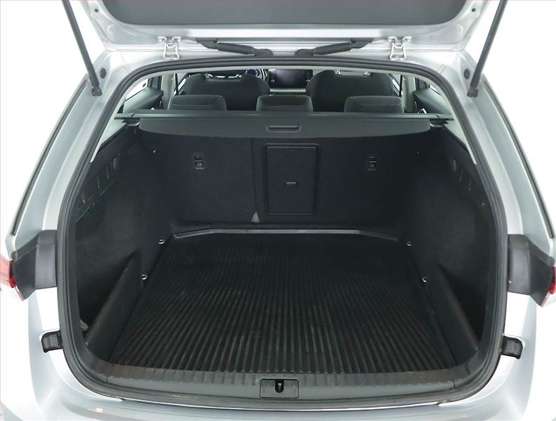 Škoda Octavia (2022) Ambition 2.0 TDI, ČR,1.maj - fotka 13 z 15