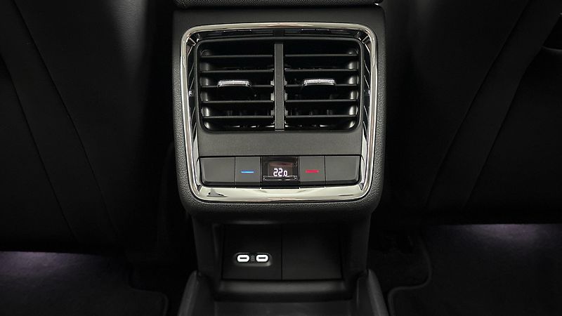 Škoda Enyaq 82 kWh AUT 80x Clever - fotka 22 z 32