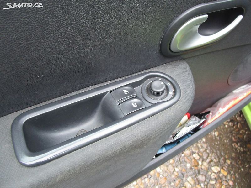 Renault Clio 1,2-55KW-1.MAJITEL-KOUPEN V ČR - fotka 19 z 23