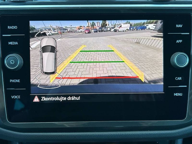 Volkswagen Tiguan (2020) 1.5 TSI Life - fotka 19 z 31