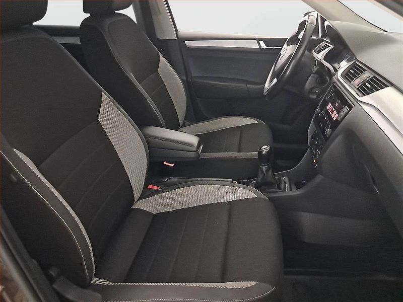 Škoda Rapid (2018) 1.0 TSI, Tempomat - fotka 9 z 19