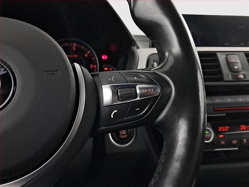 BMW Řada 3 (2019) M Sport 320 d xDrive - fotka 17 z 20