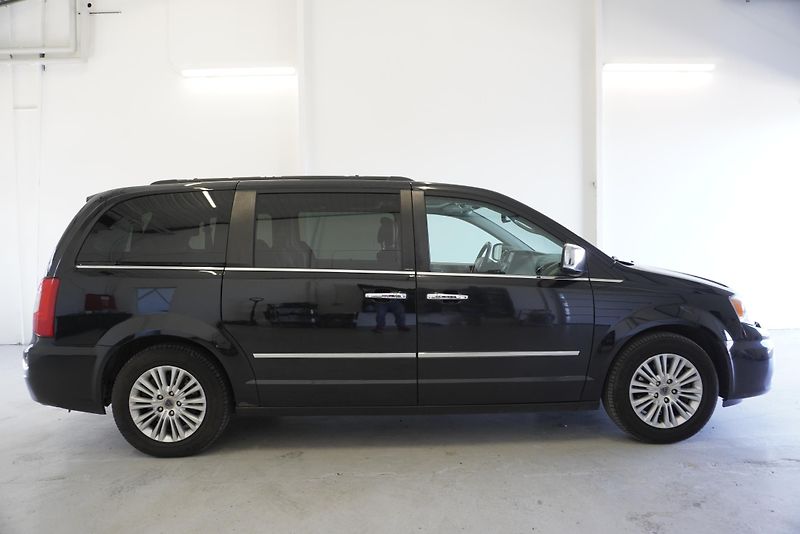 Lancia Voyager VOYAGER 3,6 V6 AUT. - fotka 4 z 33