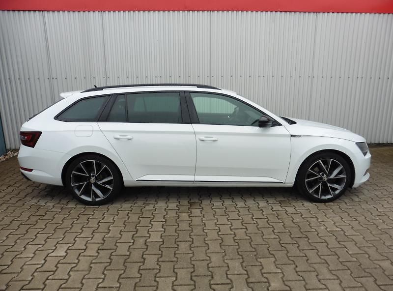 Škoda Superb III Combi 1,8TSi Sport Line - fotka 3 z 16
