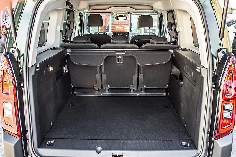 Citroën Berlingo (2026) 1,5 XL MAX Diesel 130k Manual - fotka 9 z 18