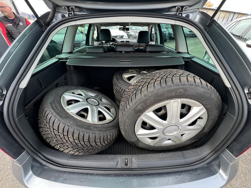 Škoda Octavia 2.0TDi 103kw DSG TEMPOMAT ALU - fotka 30 z 41