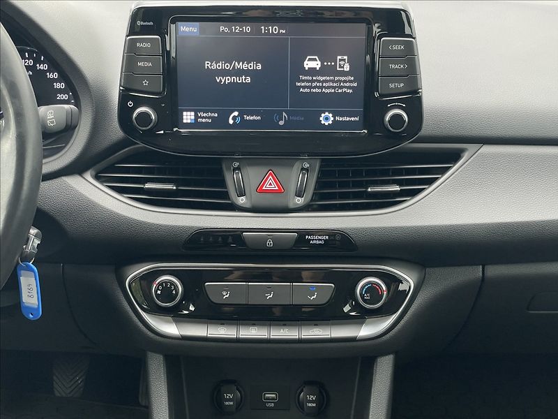 Hyundai i30 1,5 CVVT Combi Comfort - fotka 11 z 23