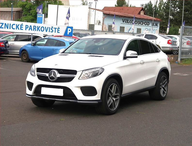 Mercedes-Benz GLE (2018) 350 d 4MATIC - fotka 2 z 17