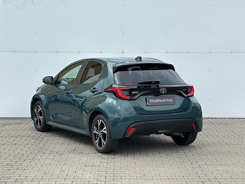 Toyota Yaris 1.5 HSD e-CVT Style - fotka 7 z 27