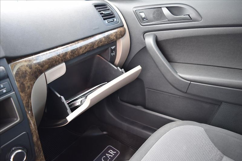 Škoda Yeti 1,2 TSI 77KW PO SERVISE - fotka 43 z 45