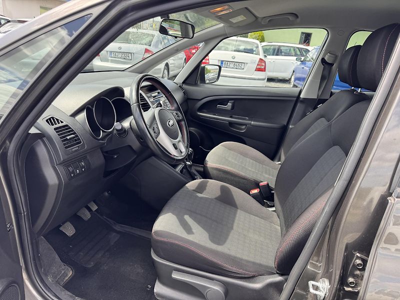 Kia Venga 1.4 CVVT, 96 tis km,2015, ČR - fotka 9 z 20