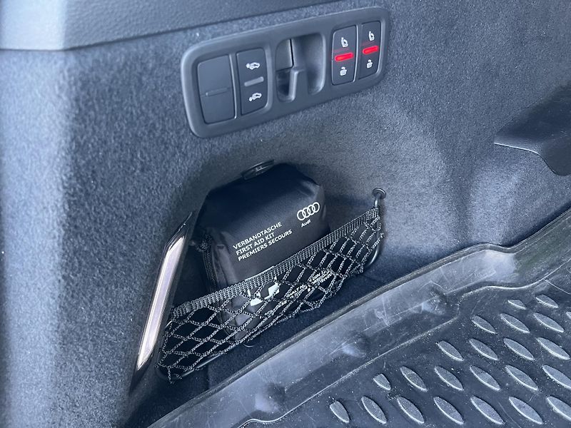 Audi SQ7 (2022) ADVANCED podvozek, 7 míst - fotka 22 z 24