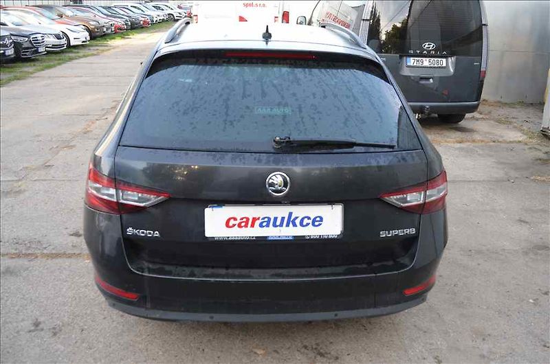 Škoda Superb (2018) COMBI III. 1,6 TDI - fotka 5 z 24
