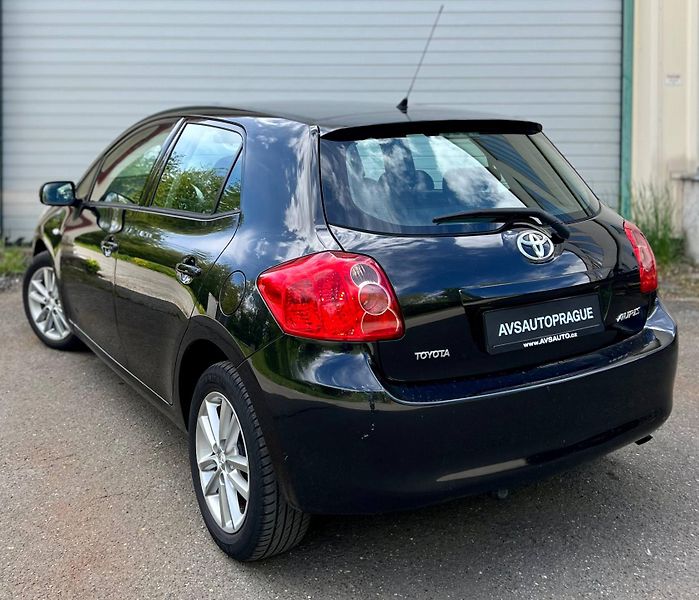 Toyota Auris (2008) 1.4 VVT-i 71 KW –  NÍZKÝ NÁJEZ - fotka 6 z 25