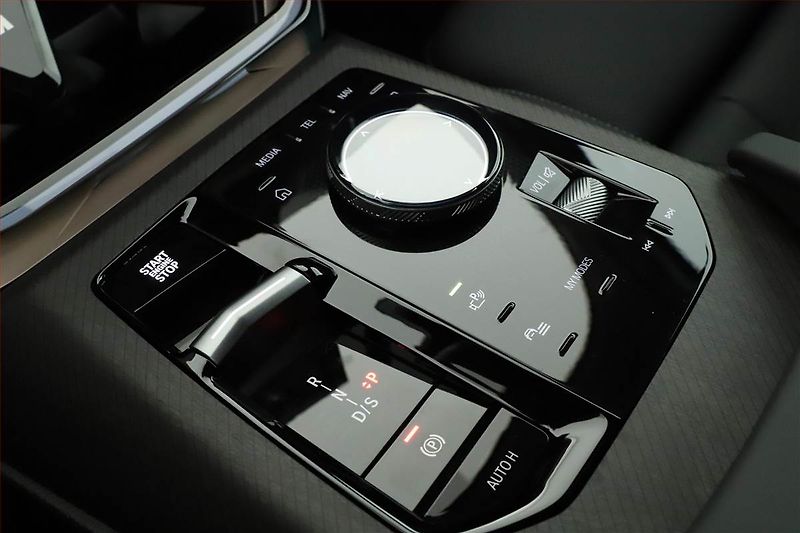 BMW X3 (2025) 20 xDrive, M SPORT, DPH - fotka 16 z 27