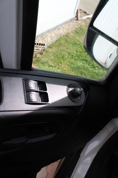 Iveco Daily 35S160 2,3 Hi-Matic XXL 18cm3 - fotka 18 z 22