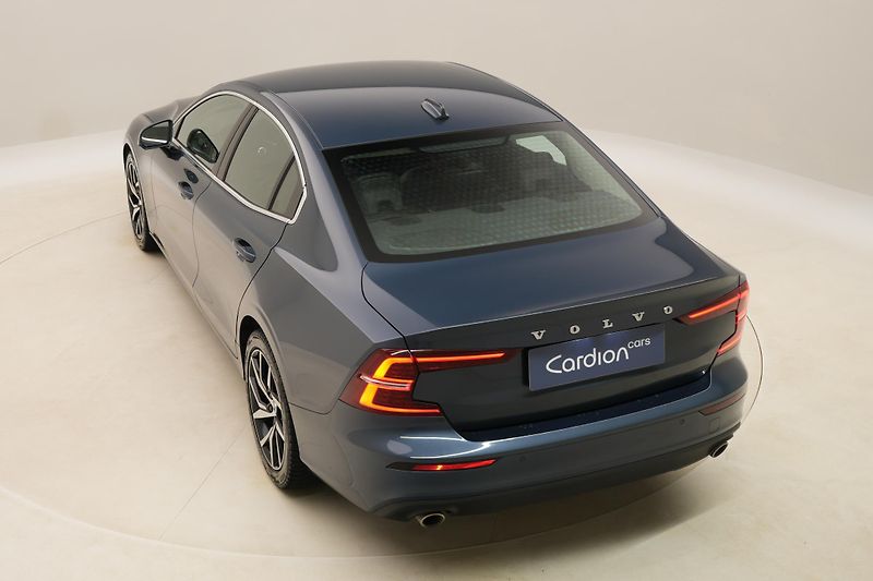 Volvo S60 T4 MOMENTUM AUT  - fotka 17 z 42