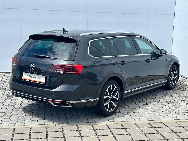 Volkswagen Passat Business  2,0TDi - fotka 2 z 24