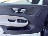 Volvo XC60 B5 AWD PLUS DARK // REZERVACE  - náhled 12