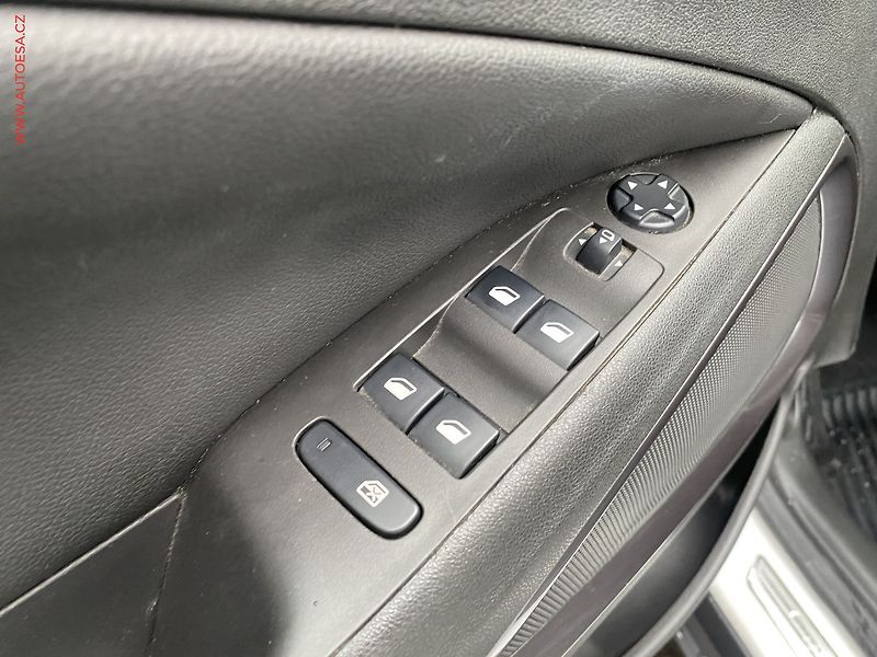 Opel Crossland X (2019) 1.5 CDTi, Innovation, AT - fotka 13 z 18