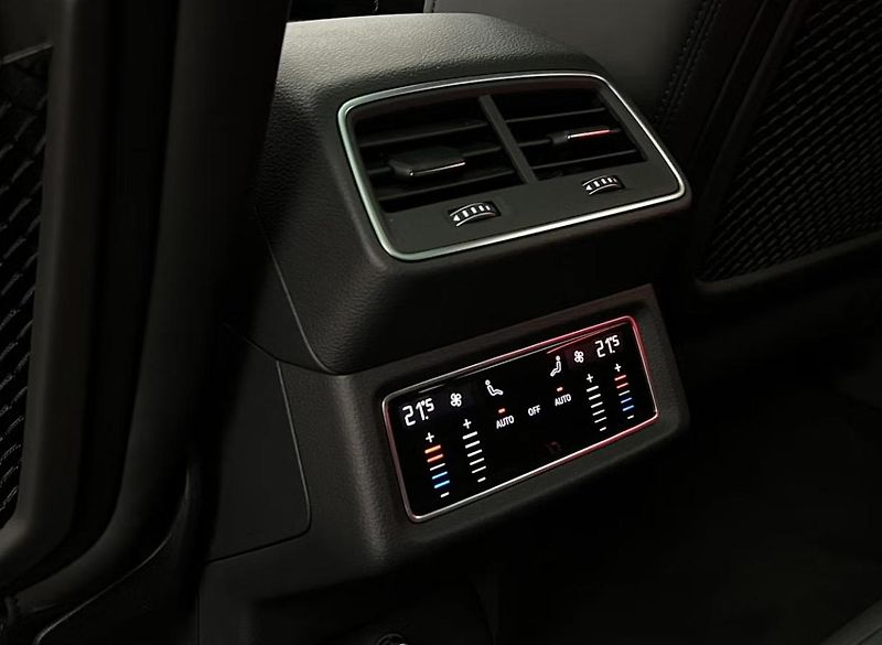 Audi Q8 e-tron 55 Q 360k Pano Matrix 4 zóny   - fotka 29 z 36
